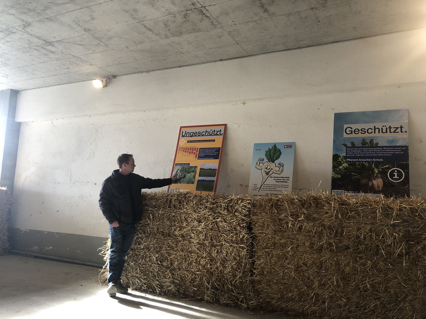 Rund 2000 «Geschützt»- und «Ungeschützt»-Schilder haben 300 Bauern schweizweit aufgestellt. 