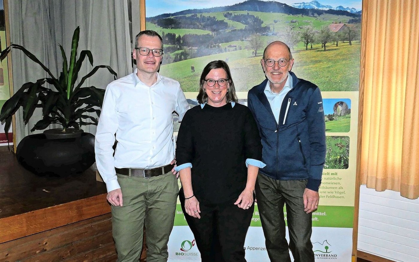 Zum Thema «Dis Land – mis Land» referierten Michael Riboni, Nina Hübner und Urs von Däniken (v. l. n. r).