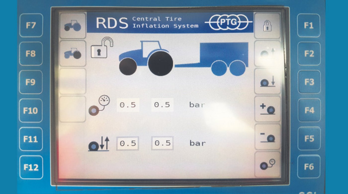 Die Steuerung des Reifendrucks ist so in der Kabine möglich. (Bild Hofstetter Ackerbau-Service AG)