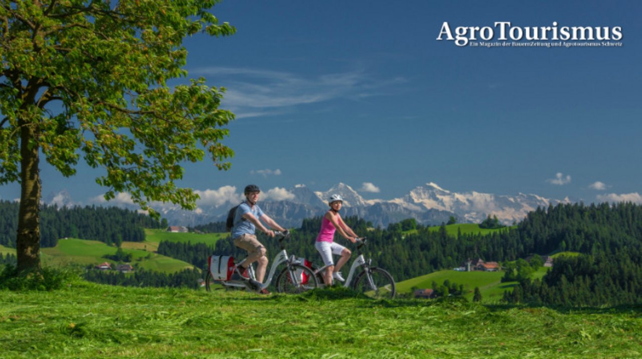 Die Hügellandschaft bietet mit 450 Kilometern ein ausgedehntes Netz an E-Bike-Routen. (Bild Emmental Tourismus)