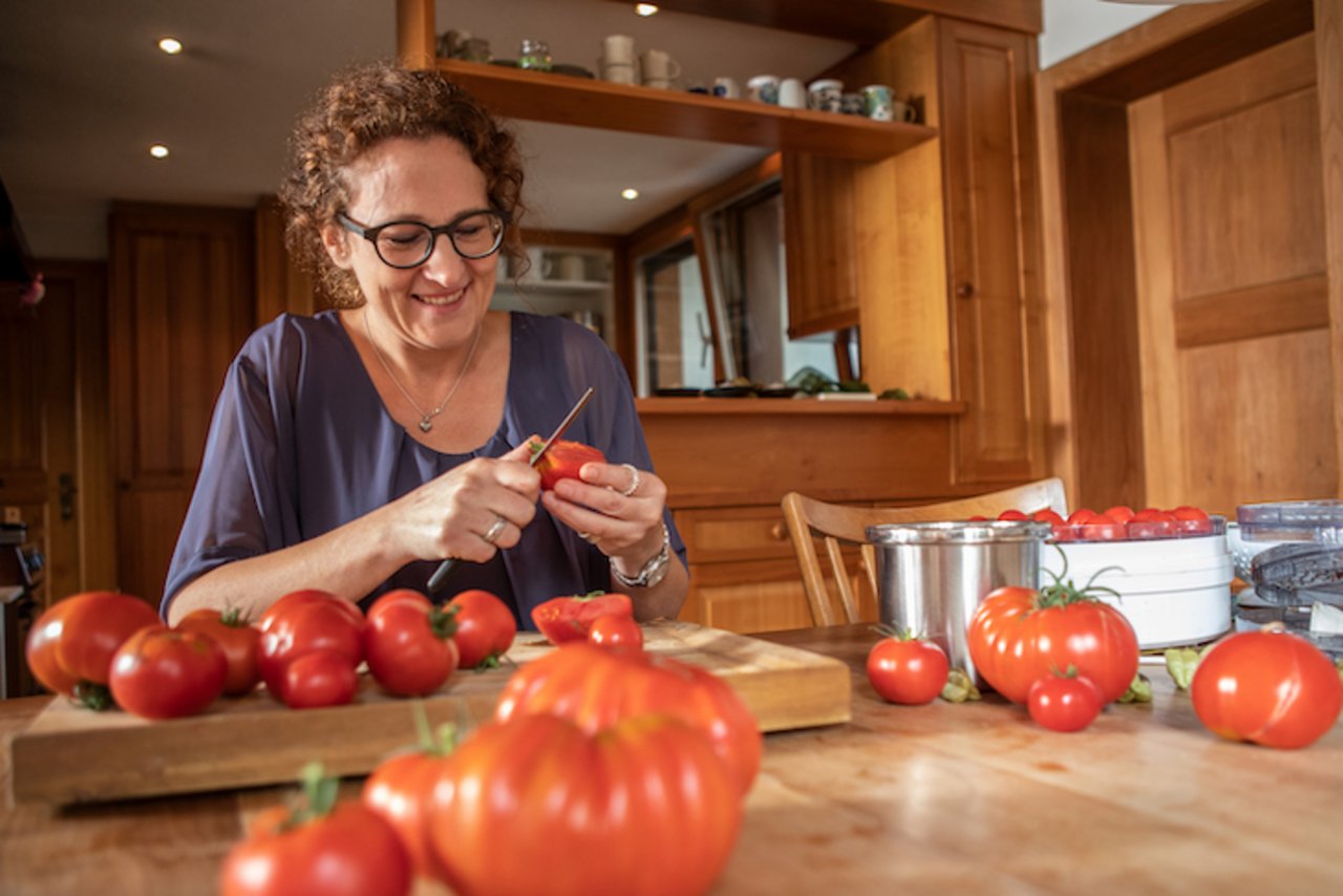 Lotti Baumann ist Bäuerin in Beinwil am See und setzt sich gegen Food Waste ein. (Bilder Pia Neuenschwander)