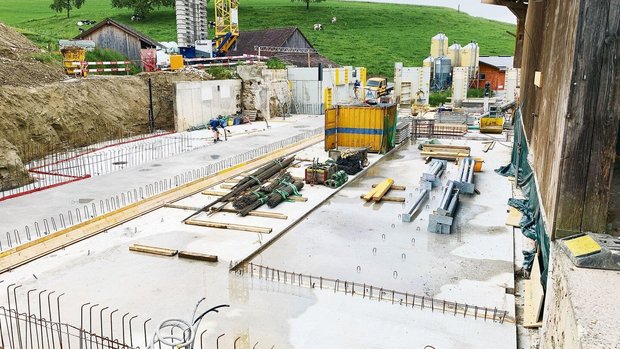 Baustelle auf einem Bauernhof im Kanton Luzern. Nach wie vor wird in der Landwirtschaft viel investiert. Bauprojekte sollten sehr gut geplant werden, um Enttäuschungen und Probleme zu vermeiden. 