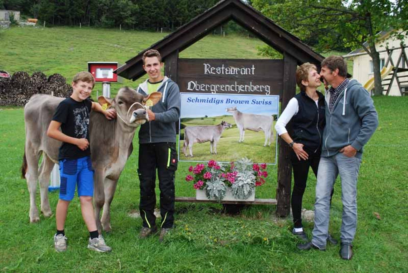 Die ganze Familie. (Bild Peter Fankhauser)