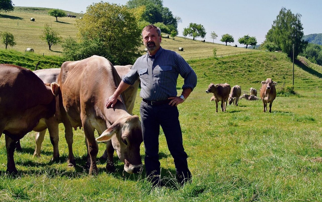 Am kommenden Mittwoch hat Hanspeter Kern seinen letzten Arbeitstag als SMP-Präsident. Künftig wird der 69-jährige wieder mehr Zeit haben für die Kühe und die Reben, die er bereits dem Sohn übergeben hat. 