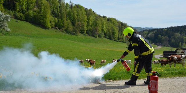 Die Landwirte erhielten Tipps von der Feuerwehr. (Symbolbild ag)