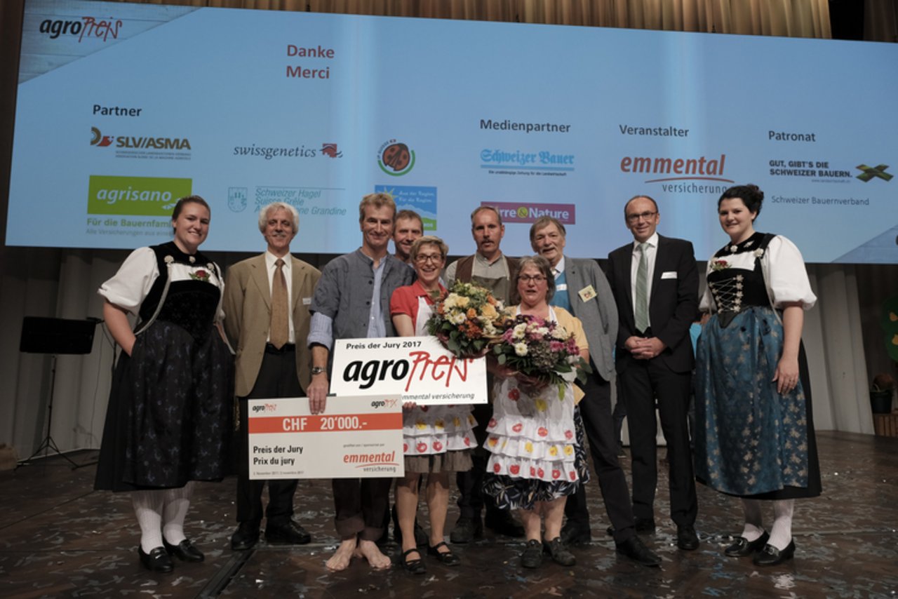 Die Gewinnerinen und Gewinner des Agropreises 2017. (Emmental Versicherung)