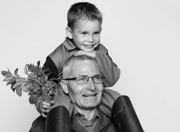 Das Bild auf dem Plakat der Imagekampagne zeigt Andreas Maag mit seinem Enkel. (zVg)
