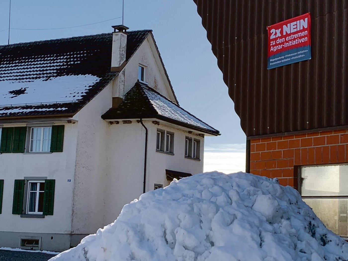 Der Mist ist noch nicht geführt: Die Parolenfassung der Parteien zeigt, dass es viel Einsatz brauchen wird, um die Mehrheit der Bevölkerung von einem doppelten Nein zu überzeugen.(Bild zVg)