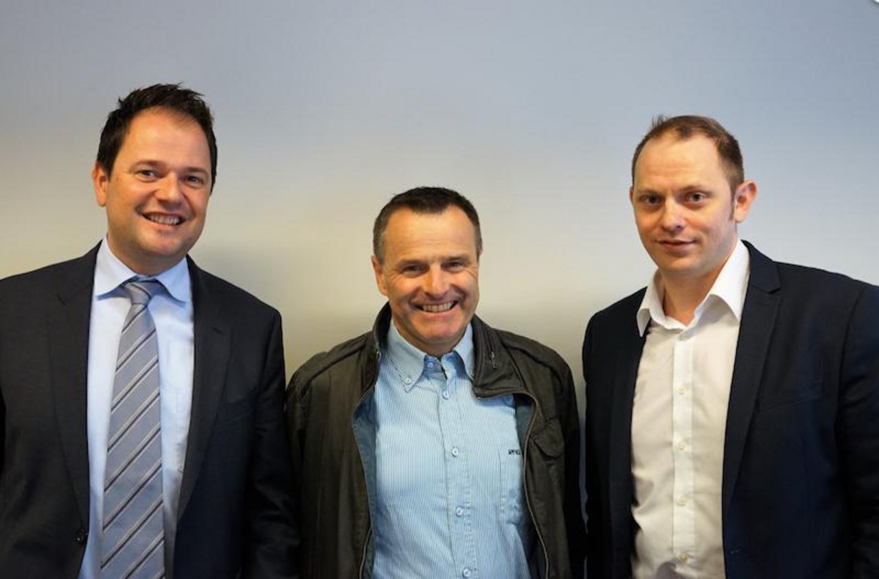 Stefan Arnold, Marketingchef SMP; Urs Schneider, AMS-Präsident; Denis Etienne, AMS-Geschäftsführer (v.l.n.r.). (Bild lid/mr)