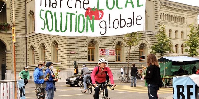 Die lokal organisierte Versorgung der Bevölkerung mit Lebensmitteln spielt in der Ideal-Vorstellung vieler Klima-Aktivisten eine wichtige Rolle. (Bild riseupforchange.ch)