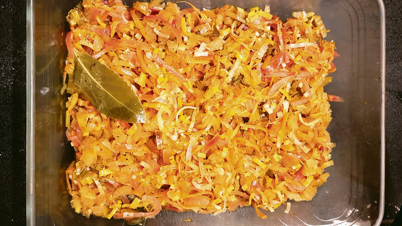 Als letzte Schicht kommt immer genügend Gemüse.