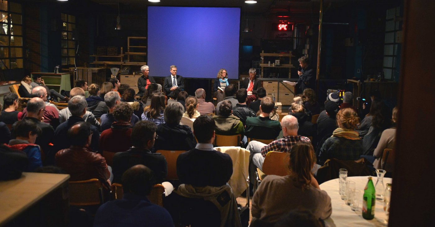 Gut 50 Personen interessierten sich für die Aussagen von Regina Fuhrer, Jan Atteslander, Fausta Borsani und Thomas Gröbly (auf dem Podium, von links). Samuel Moser von der Oekonomischen und Gemeinnützigen Gesellschaft des Kantons Bern (OGG) hat die Veranstaltung moderiert. Klicken Sie sich durch die Bilderstrecke, um mehr über die Inhalte zu erfahren... (Bilder hja)