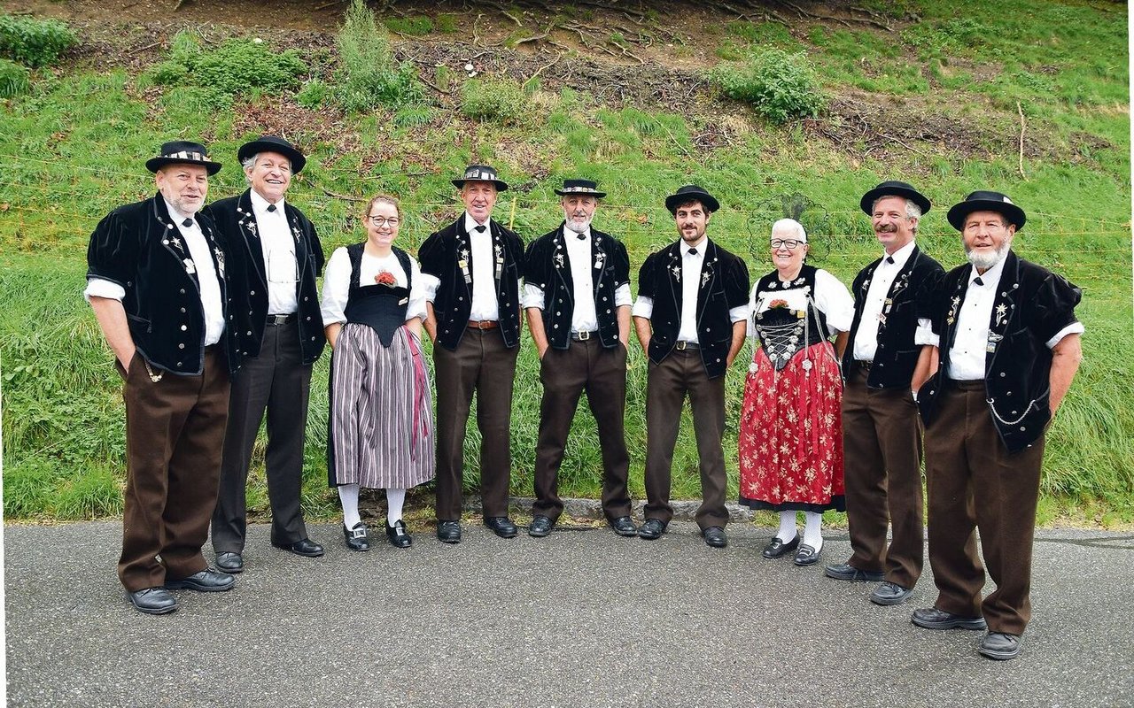 Untermalt wurde die Protestversammlung und die Lancierung der kantonalen Volksinitiative vom Jodlerklub Oberried.