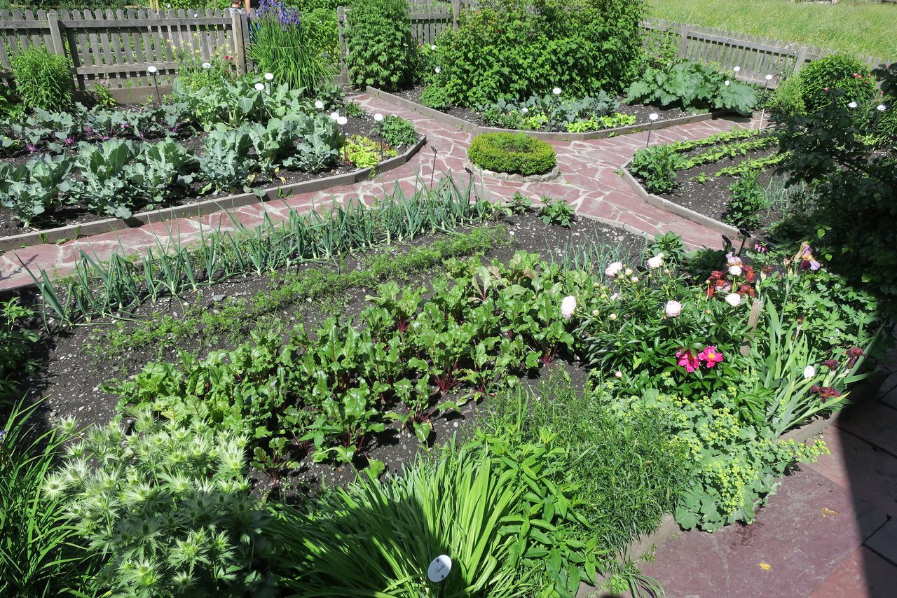 einen Nutzgarten entscheidet: Der Garten soll zur Gärtnerin passen und Spass machen. (Bilder et)
