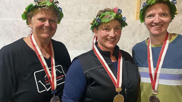 Die Medaillengewinnerinnen der Schweizer Meisterschaft (v. l.): Margrit Föhn, Iris Aebli und Martina Marty.