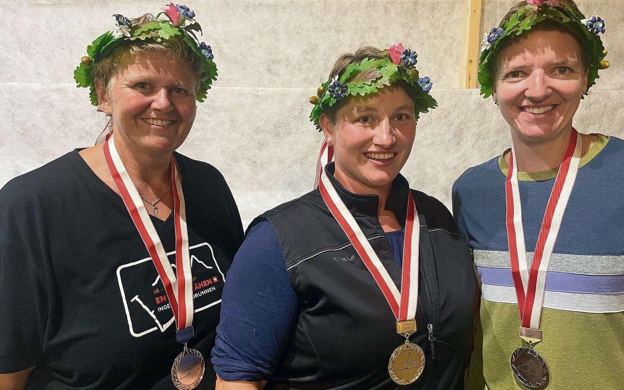 Die Medaillengewinnerinnen der Schweizer Meisterschaft (v. l.): Margrit Föhn, Iris Aebli und Martina Marty.