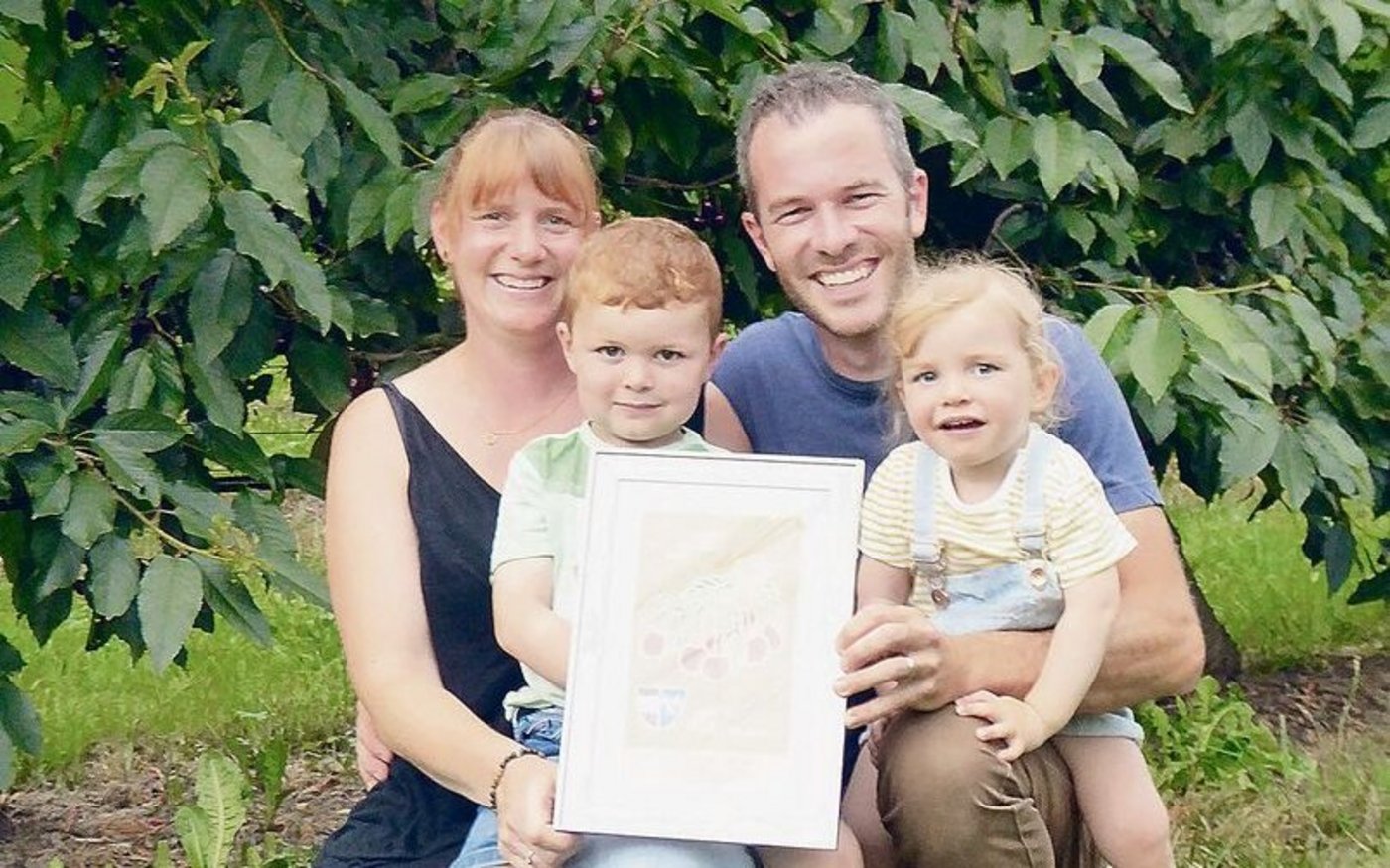 Janine und Peter Hagenbuch mit Luca und Elisa wurden als Sieger des Wettbewerbs ausgezeichnet.