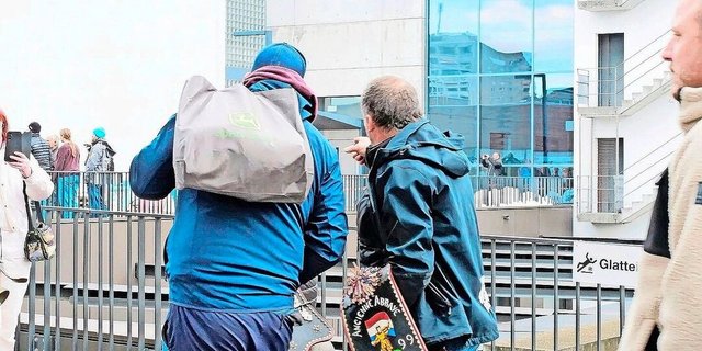 Da kamen sie noch mit Treicheln:  Protest vor dem BLW im Dezember 2024. 