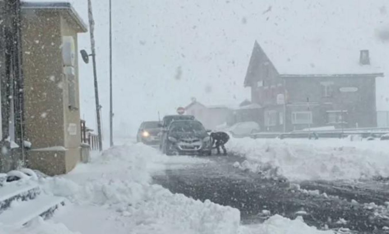 Heute kann es in Graubünden einiges an Schnee geben. (Symbolbild asp)