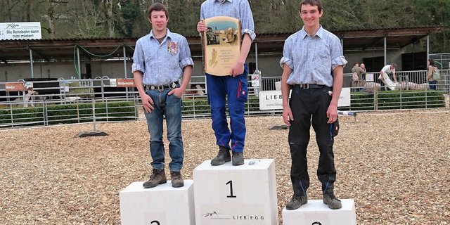 Das Podest mit Sieger David Hauri, Noah Röthlisberger auf dem zweiten und Adrian Reinhard auf dem dritten Rang. (Bilder Rebekka Flury)