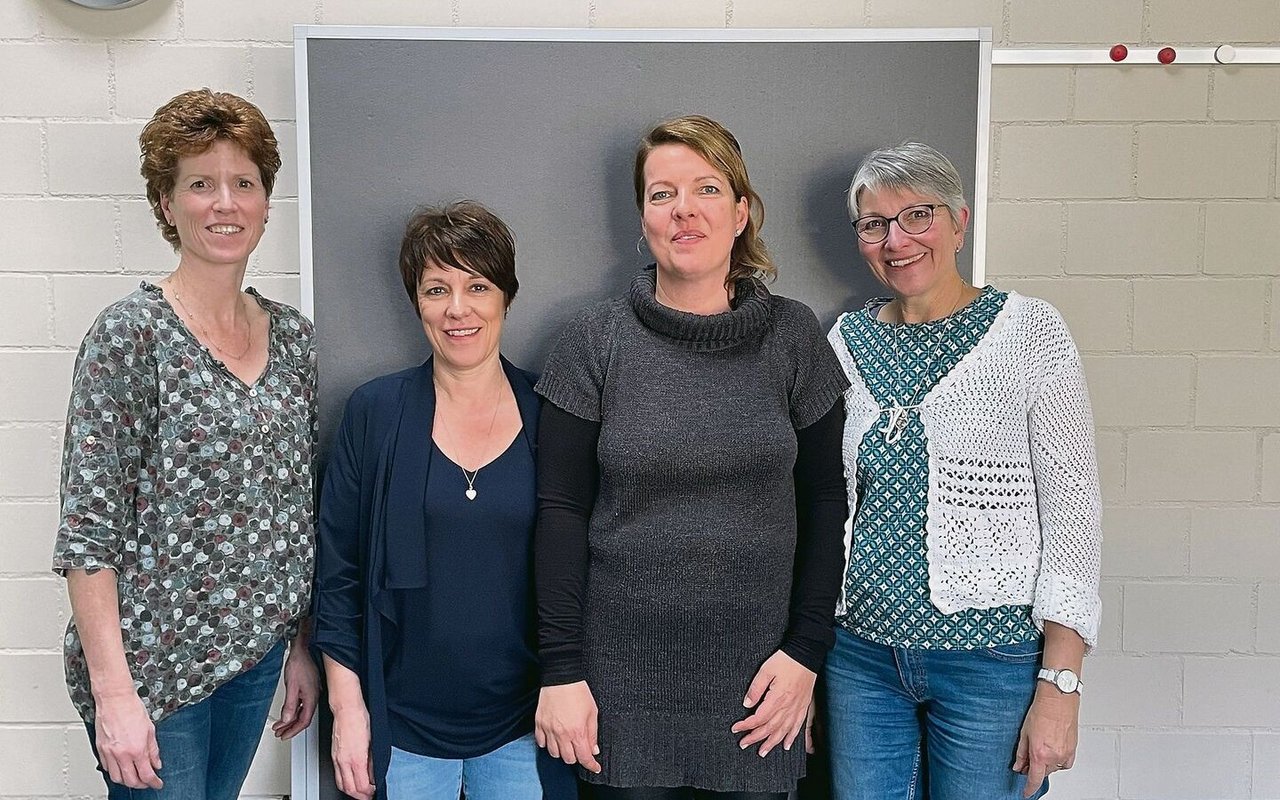 Regula Böhi-Zbinden mit den Kursleiterinnen Coletta Cantieni und Regula Schenk und Irene Stutz, Bildung SRK Thurgau (v. l.).