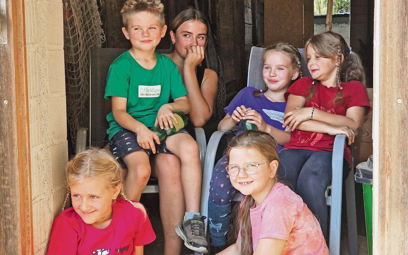Milla hat ein Kinderlager auf dem Hof hinter sich. An Schlafen war nicht wirklich zu denken. 