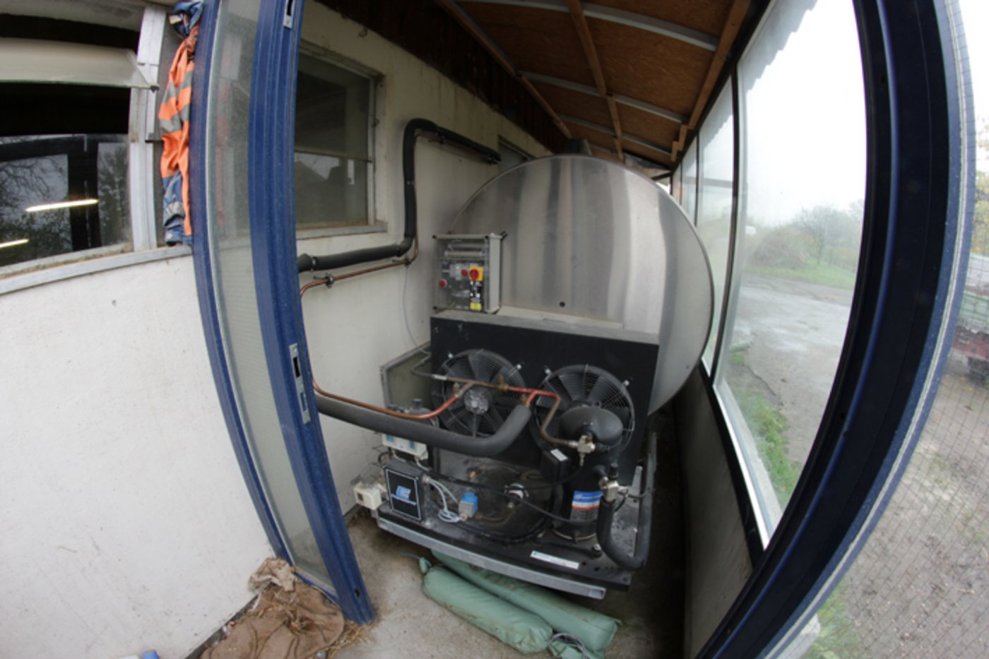 AgroCleanTech fördert mit seinen beiden Programmen „Milchkühlung“ und „Melkmaschine“ die stromeffiziente Milchproduktion. (Bild SBV)