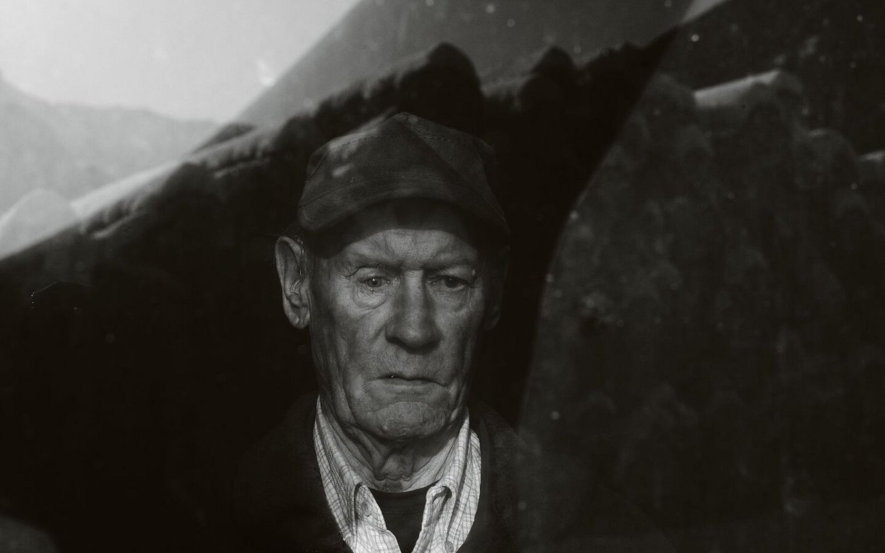 Sagi-Hans zwischen den Bergen, entlang der Emme, wenige Tage vor seinem 80. Geburtstag.