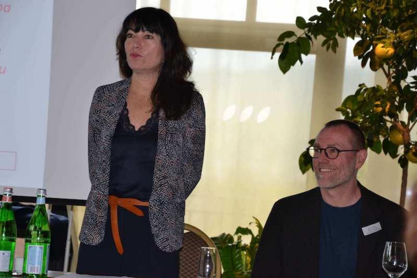 Die Präsidentin Géraldine Savary wird die Vereinigung noch bis im nächsten Frühling begleiten. Alain Farine, Geschäftsführer, konnte an der GV gute Zahlen präsentieren. (Bild jsc)