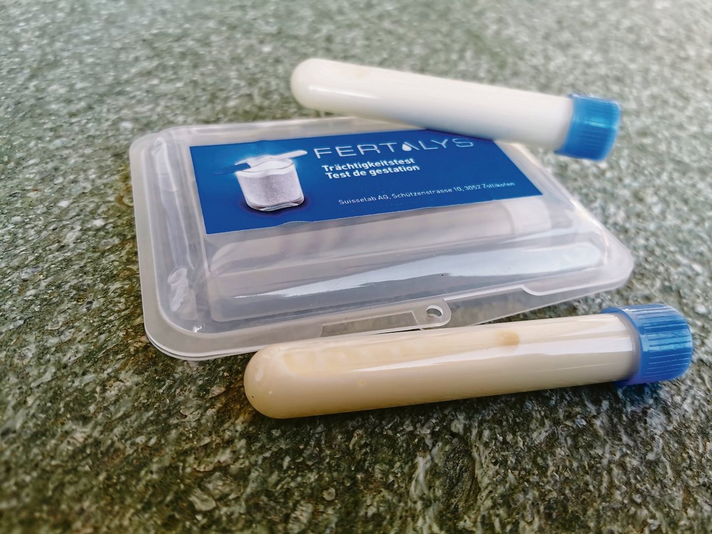 Wer Trächtigkeit, Zellzahl, Gehalte, Harnstoff oder Mastitiden in der Milch untersuchen will, muss selbst Proben nehmen.(Bild sb)