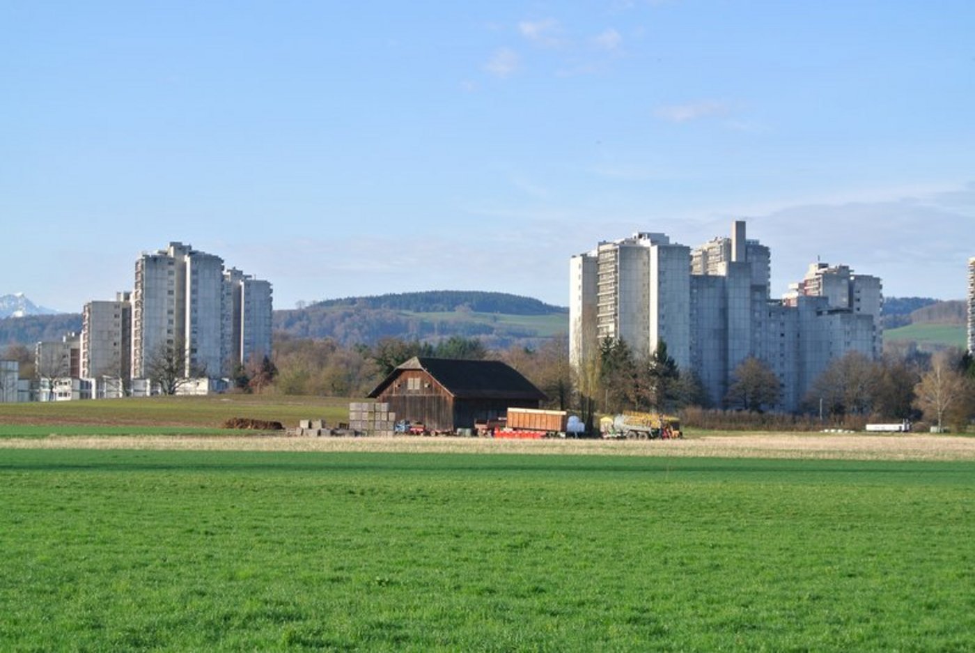 Die Zersiedelungsinitiative der Jungen Grünen gibt bei den Parteien zu reden. (Symbolbild BauZ / Stefan Kohler)