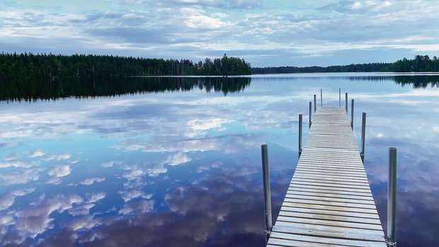 Marina Portmann ist zu Gast im Land der Seen und Wälder. 80 Prozent der Fläche Finnlands sind mit Wald bedeckt und man zählt über 190 000 Seen. 
