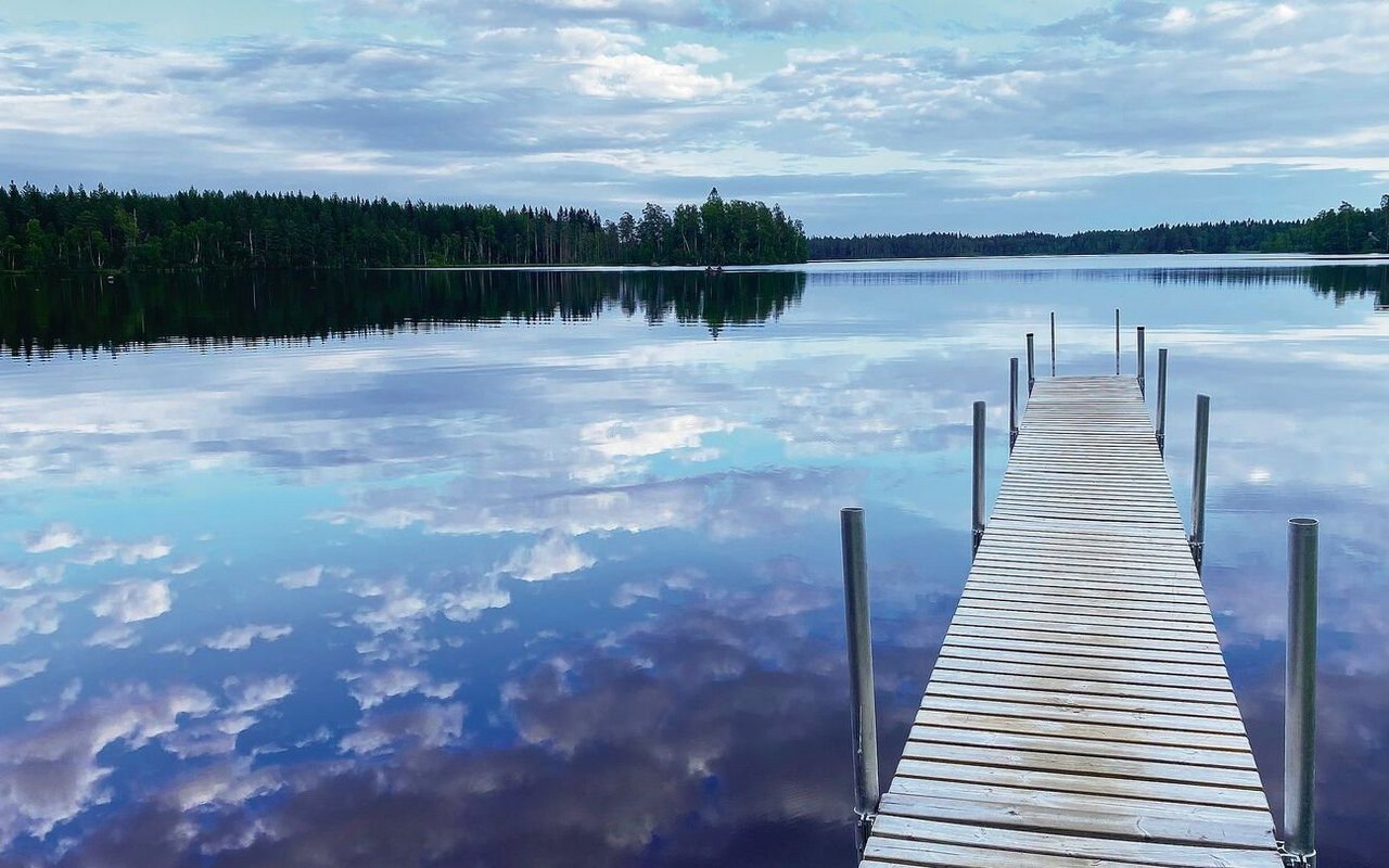 Marina Portmann ist zu Gast im Land der Seen und Wälder. 80 Prozent der Fläche Finnlands sind mit Wald bedeckt und man zählt über 190 000 Seen. 