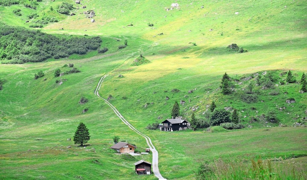 Dank des Gebietsansatzes könnten gewisse Gebäude in der Bergzone zu Wohnraum umgenutzt werden, was zur Diversifizierung der Betriebe beitrüge. Bis dahin wird es aber voraussichtlich noch Jahre dauern.