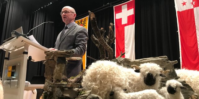 Alwin Meichtry an der letzten DV des SSZV in Brig: Noch im März ist ein Antrag auf Abwahl des Präsidenten deutlich gescheitert. (Bild akr)