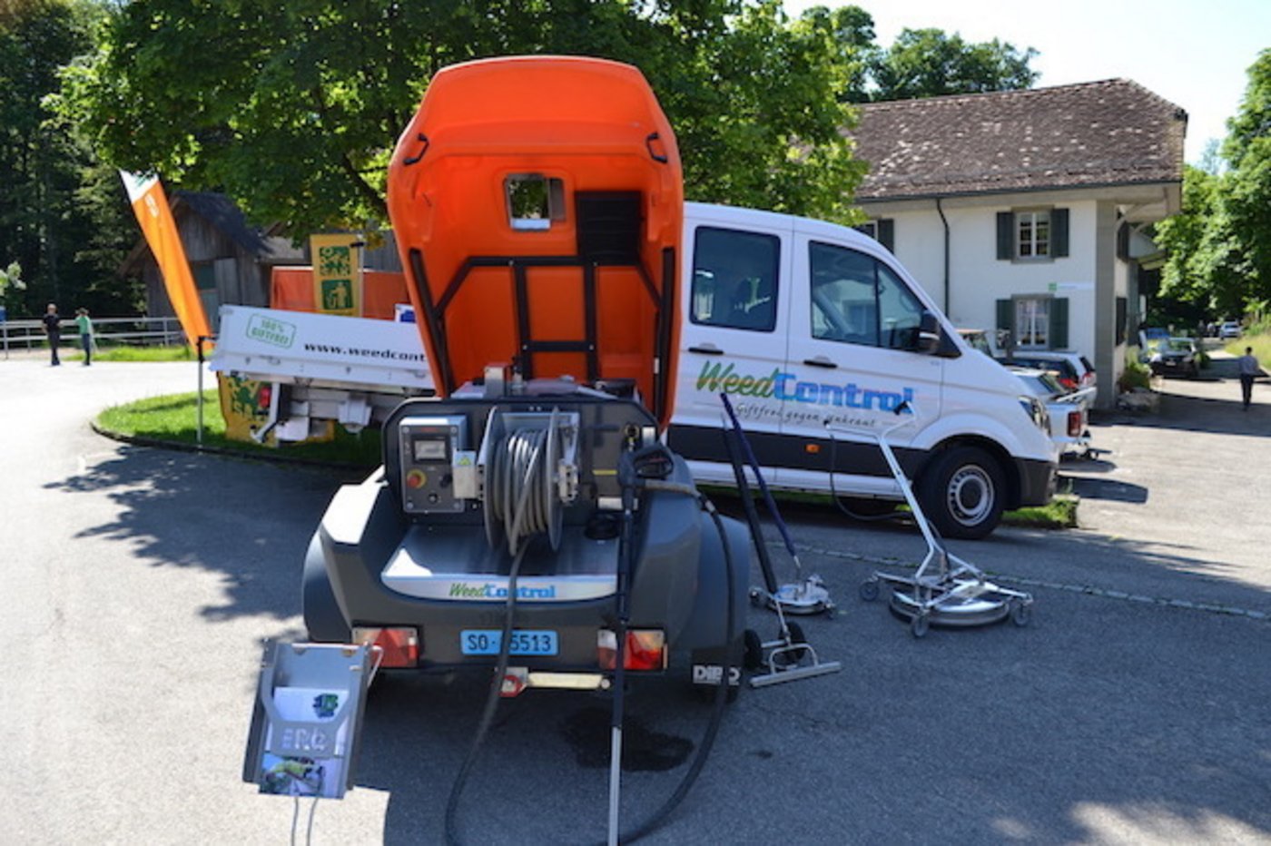 Die Firma Weedcontrol war auch am Bio-Ackerbautag präsent. (Bild jsc)