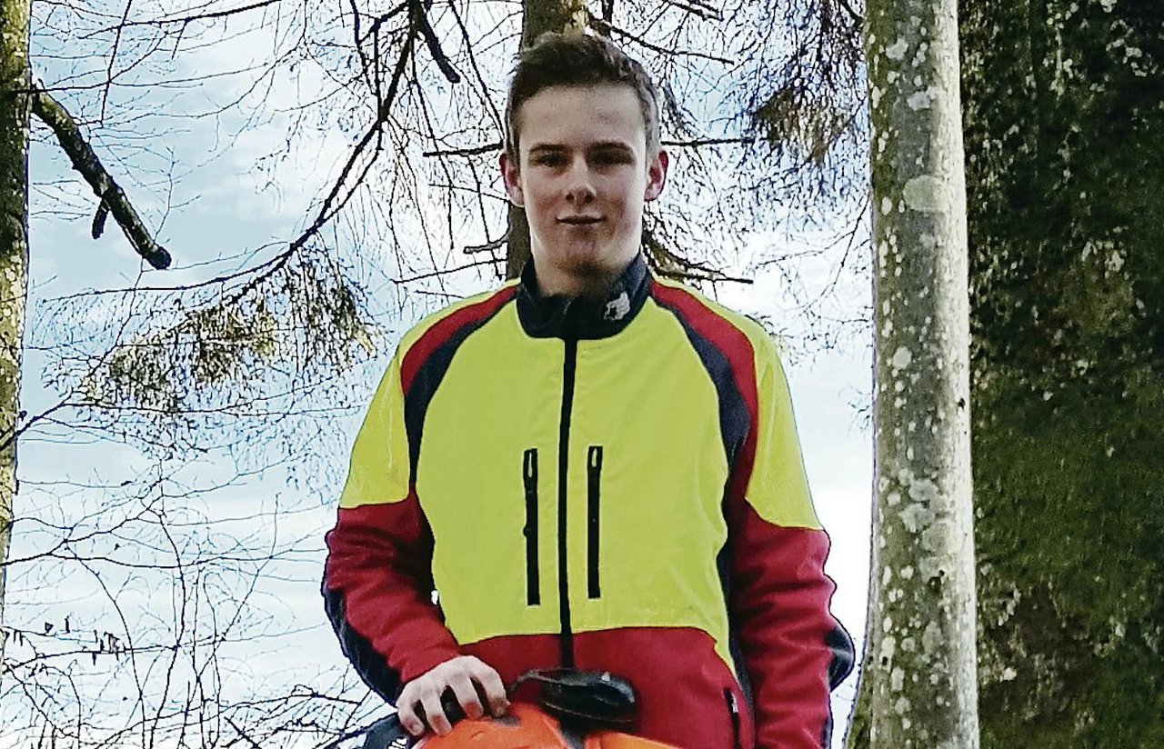 Nils Krähenbühl aus Oberburg BE ist im 2. Lehrjahr auf dem Betrieb der BG Fischer in Bätterkinden BE. (Bild zVg)