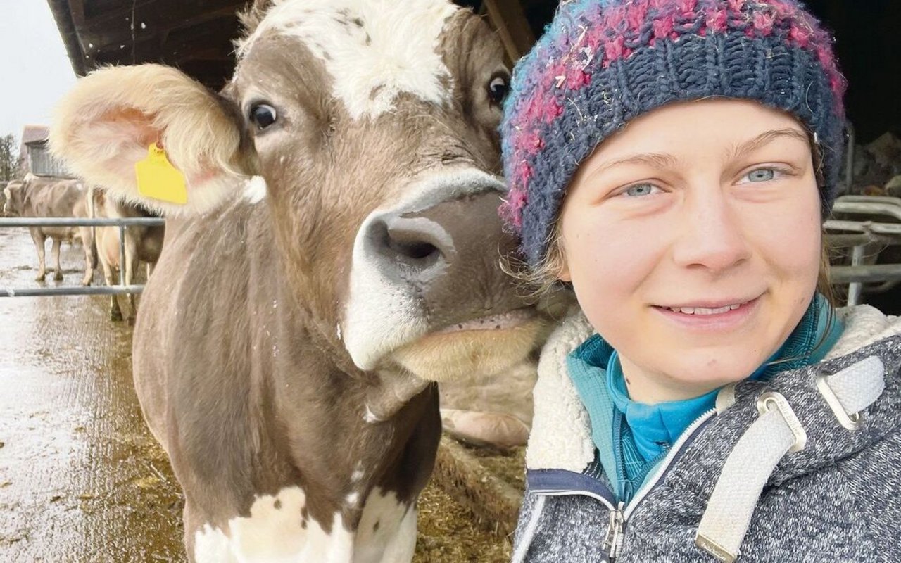 Louise Charbonnier absolviert ihr zweites Lehrjahr zur Landwirtin in Opfershofen TG bei Familie Feller.