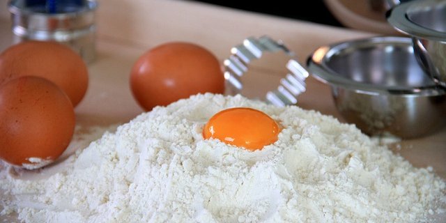 Eier haben jeweils in der Backzeit um Weihnachten und an Ostern Hochsaison. (Bild Pixabay)