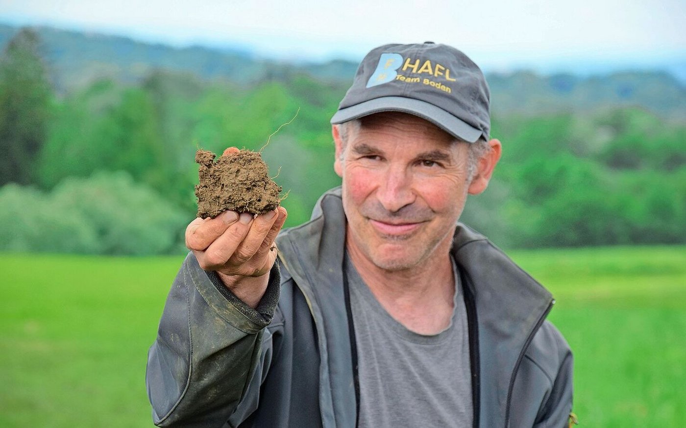 Bodenanalysen aus dem Labor liefern zwar Daten zu verschiedenen Nährstoffgehalten. Eine ganzheitlichere Sicht auf den Boden und seine Funktionen brauche aber weitere Indikatoren, so Stéphane Burgos Bodenkundler.