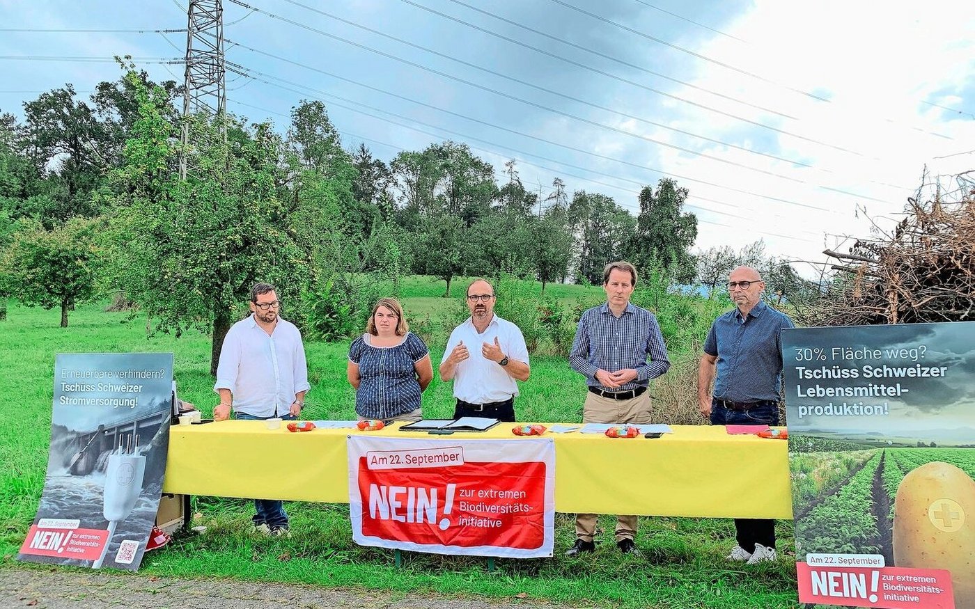 Alle sind gegen die Biodiversitäts-Initiative (v. l.): Daniel Abt, Nadine Iten, Thomas Rickenbacher, Thomas Aeschi und Jean-Luc Mösch. 