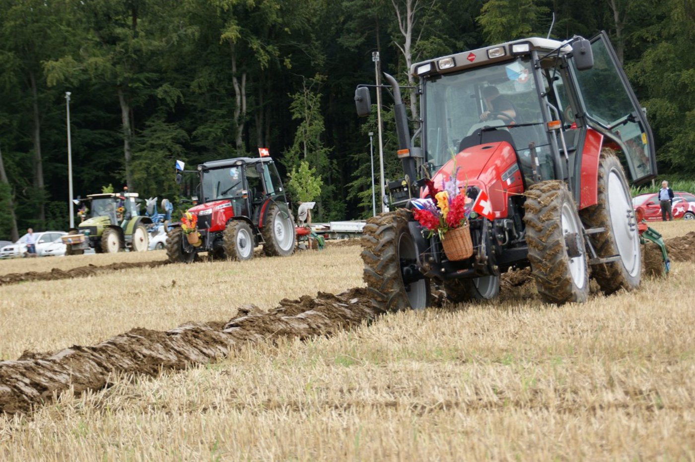 Präzision, Ausdauer und viel Fingerspitzengefühl sind beim Wettpflügen gefragt. (Bild lid) 