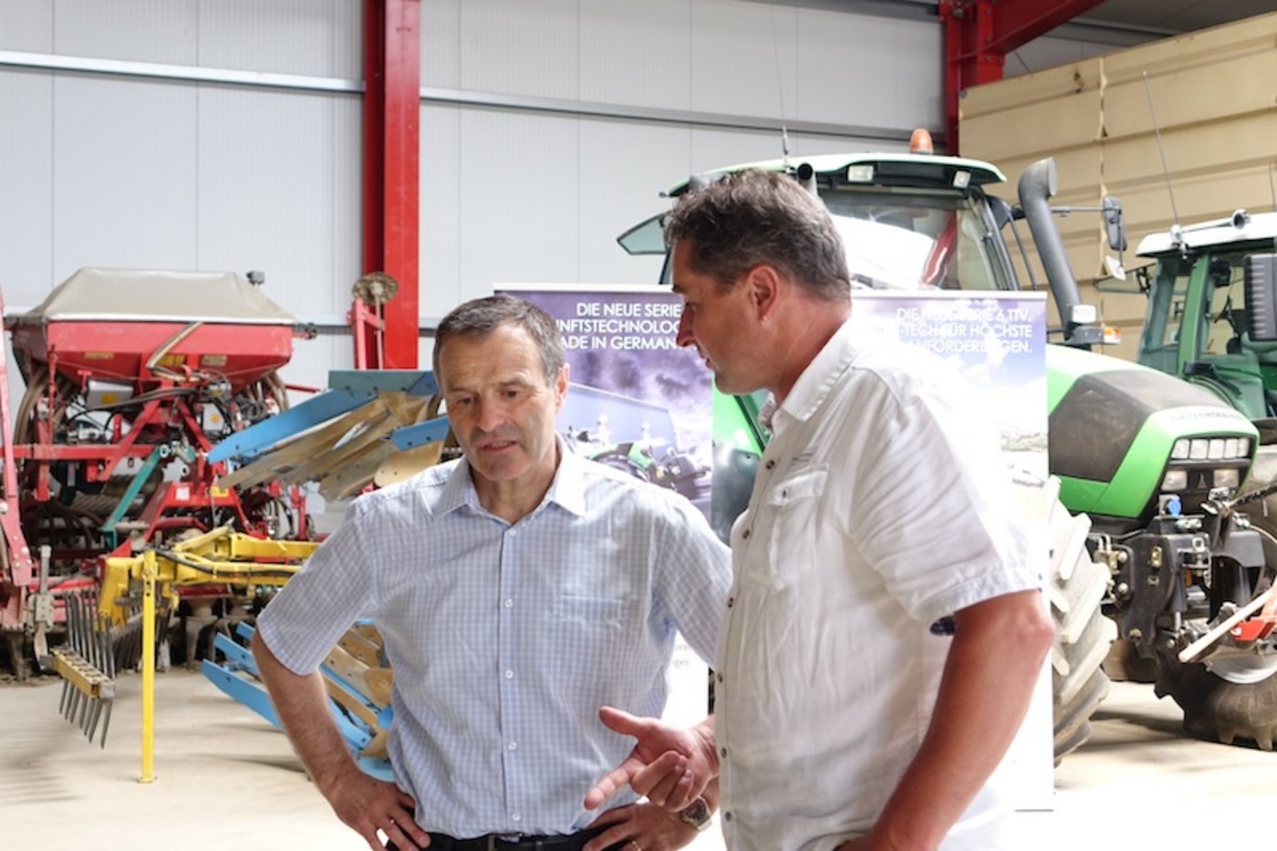 Urs Schneider, stellvertretender Direktor des SBV (links) und Daniel Kressibucher im Gespräch.