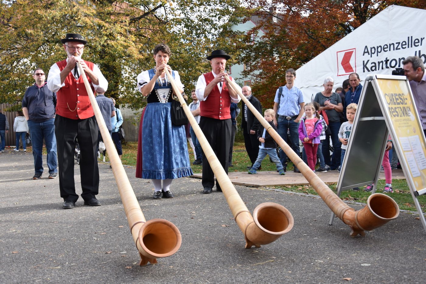 Nicht nur für das leibliche Wohl wurde gesorgt. (Bild noe)