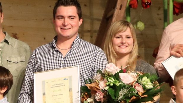 Simon Lüscher aus Holziken, hier mit seiner Partnerin Céline Keller, ist Aargauer Bauer des Jahres. (Bilder Ruth Aerni)