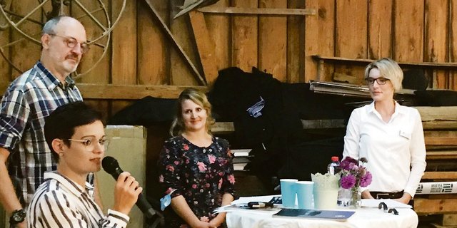 Peter Schäublin, Rahel Brütsch, Rahel Osterwalder und Moderatorin Véronique Keller (v.l.n.r.)  diskutierten über den Umgang mit sozialen Medien wie Facebook und Instagram.(Bild Alexandra Stückelberger)