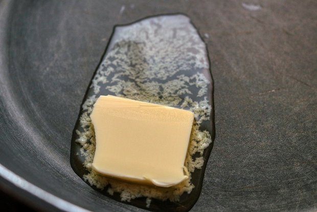 Uniterre zum Verordnungspaket: Vorgeschlagene Änderungen im Milchsektor «inakzeptabel» Eine kleinere Mindespackungsgrösse würde Butterimporte fördern, warnt Uniterre. Das sei angesichts des «beschämend» tiefen Milchpreises inakzeptabel. (Bild planet_fox / Pixabay)