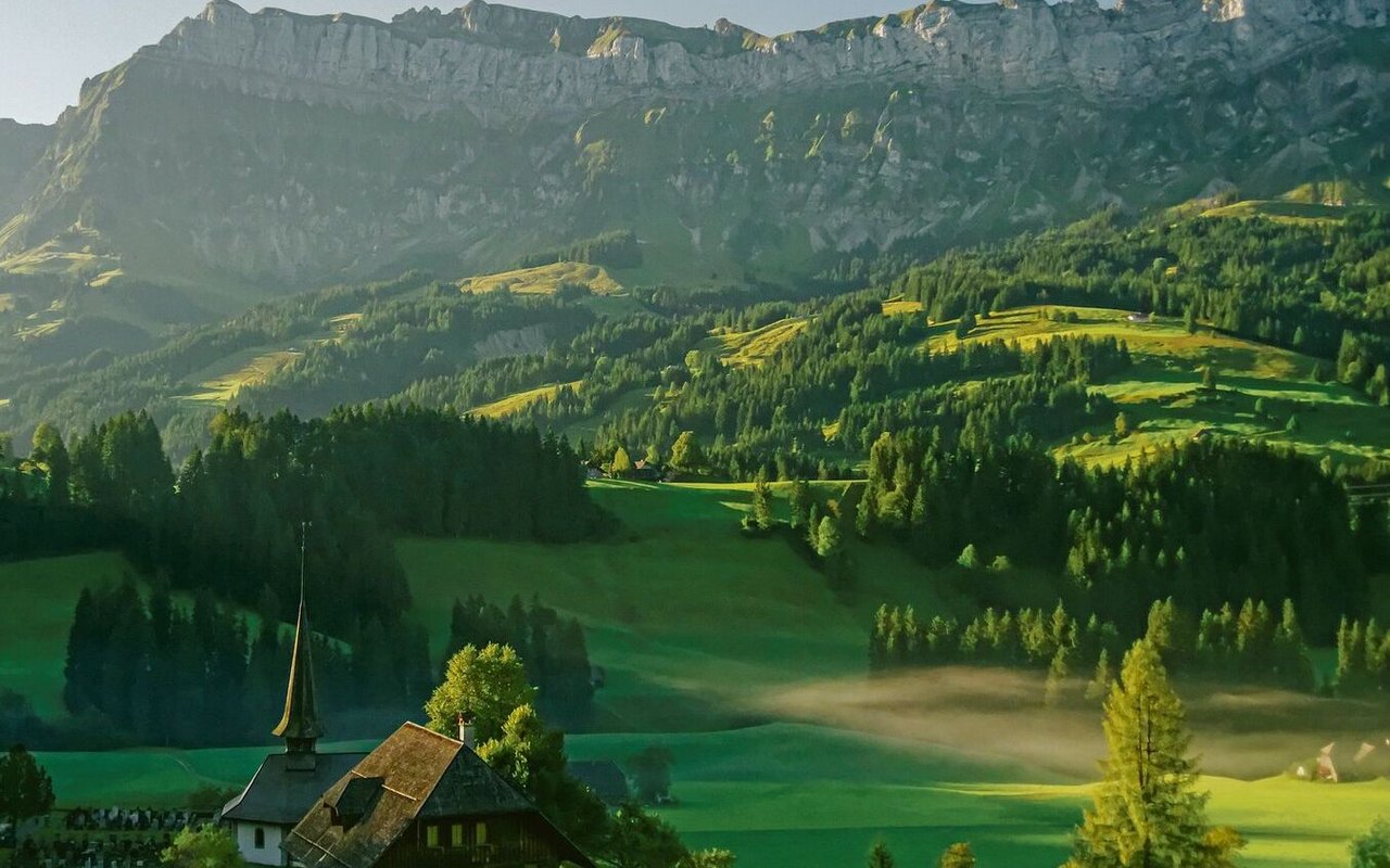 Schangnau ist das Büffel-Dorf der Schweiz geworden. Das beschauliche Dorf im Emmental hat auch touristisch von den Büffeln profitiert.