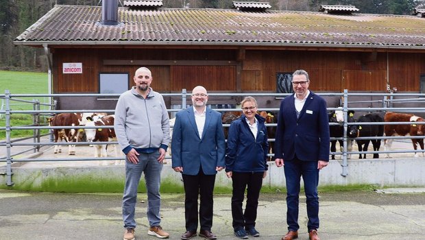 Bühl-Betriebsleiter Stefan Streit, Stephan Roth, Bereichsleiter Forschung und Entwicklung, Barbara Eichenberger, Ressortleiterin Forschung und Versuche, Paul Steiner, Geschäftsleitung (v. l.).