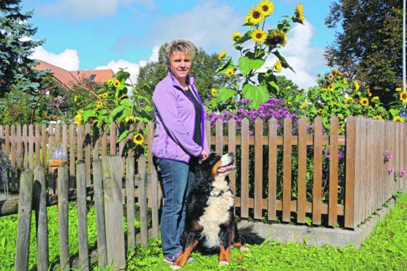Ein aktives Team: Christine Bigler mit der Berner Sennenhündin Laika.(Bild Sandra Joder)